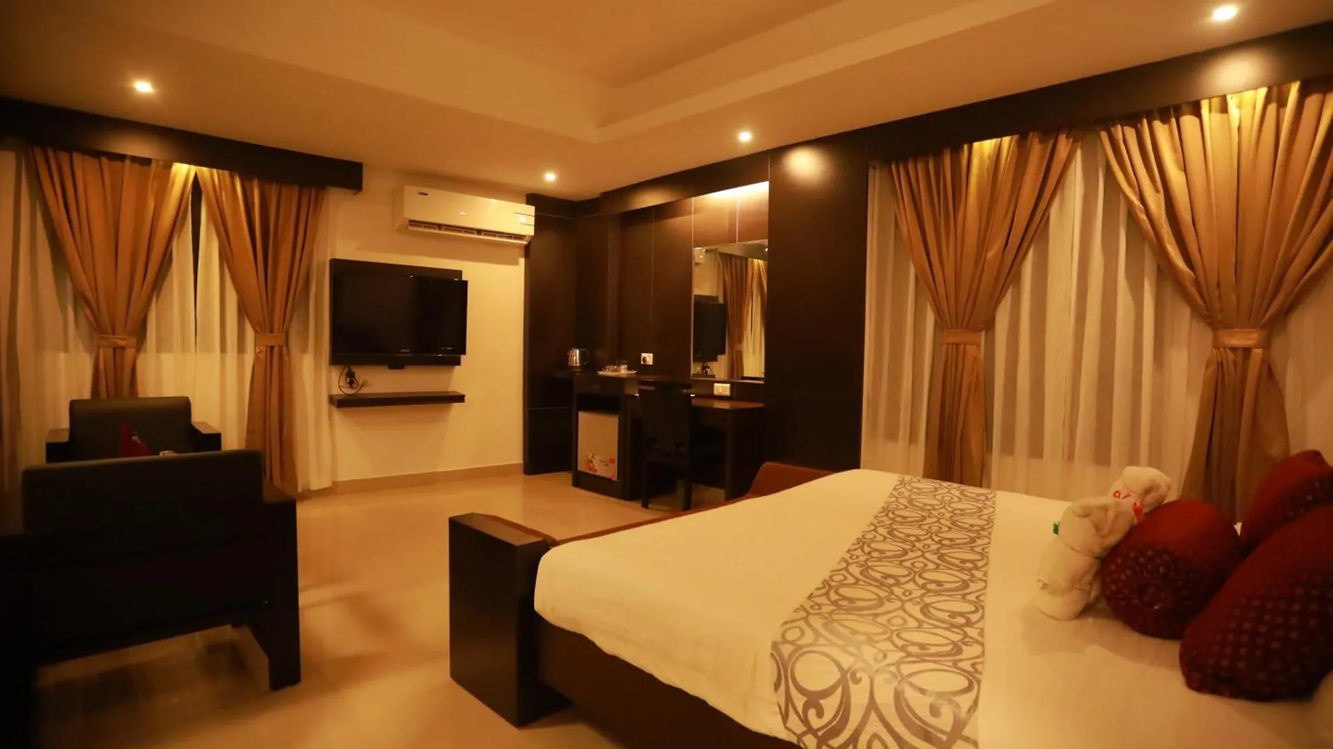Finch Hotel Erattupetta