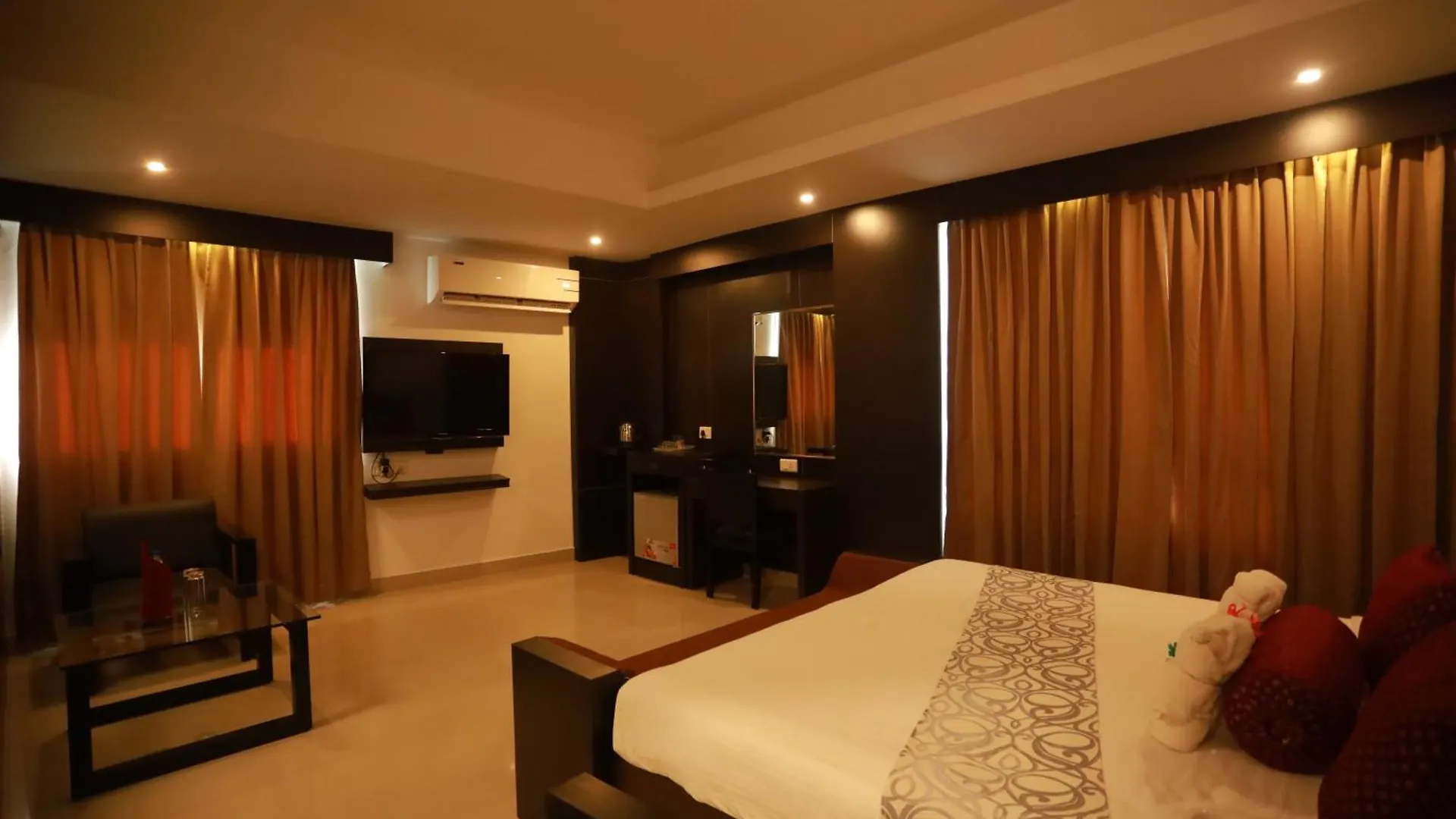 Finch Hotel Erattupetta India